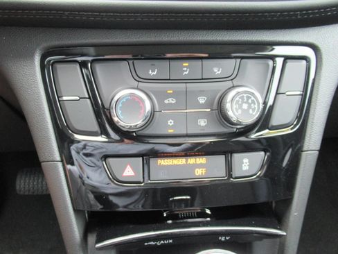 Used 2022 Buick Encore Preferred w/ Safety Package FWD image 27