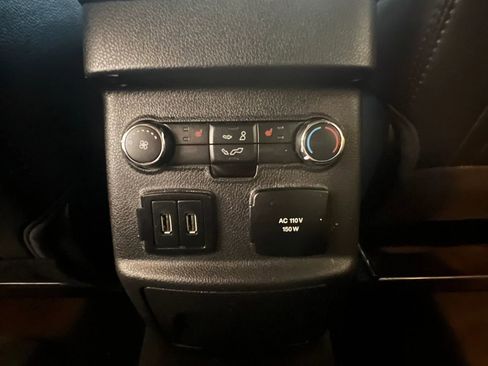 Used 2018 Ford Explorer Limited image 22