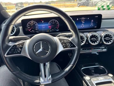 Used 2025 Mercedes-Benz CLA 250 image 13
