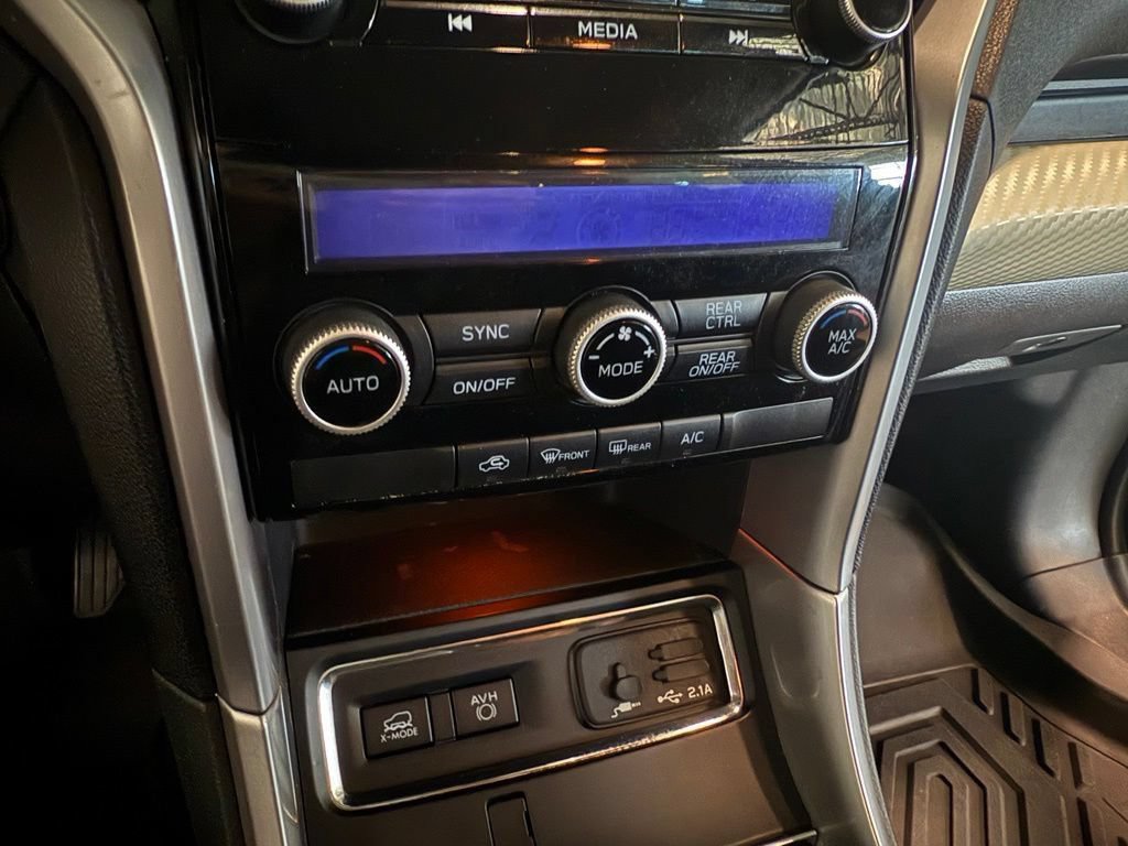 Used 2019 Subaru Ascent 8-Passenger AWD/4WD image 14