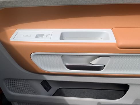 Used 2025 Volkswagen ID. Buzz 1st Edition RWD image 22