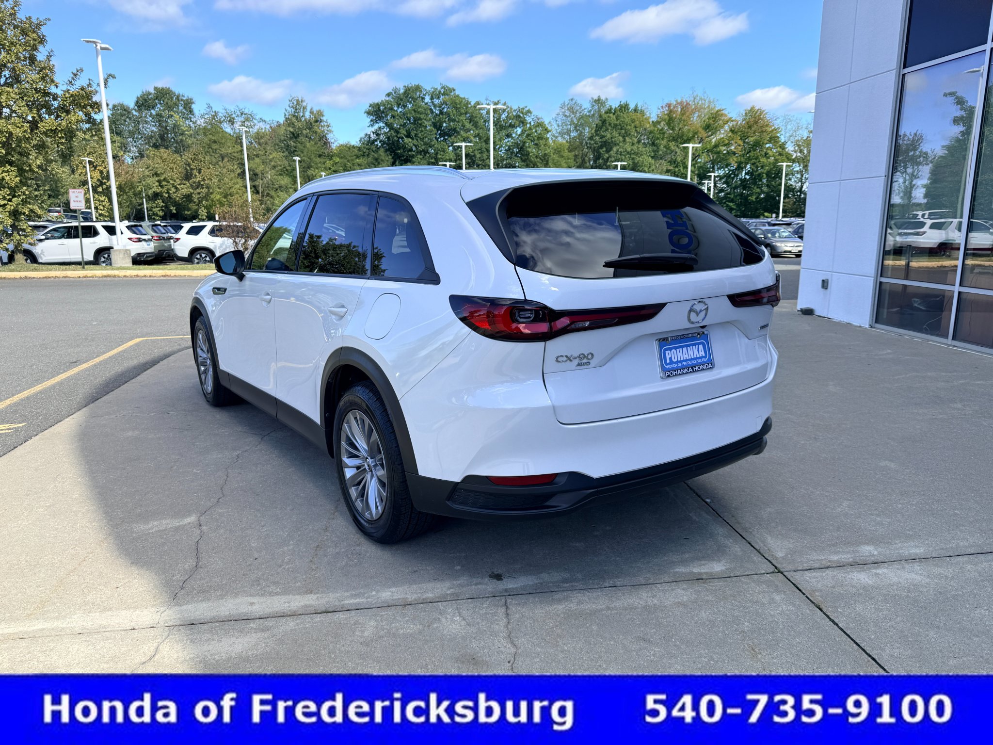 Used 2024 MAZDA CX-90 Plug-In Hybrid w/ Preferred AWD/4WD image 4
