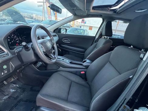 Used 2018 Honda HR-V EX image 19