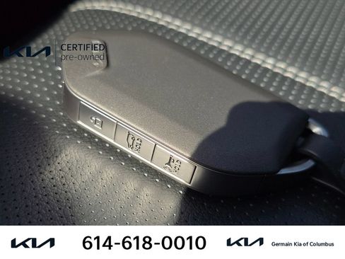 Certified 2025 Kia Telluride SX w/ SX Captain's Chair Package AWD/4WD image 33