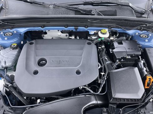 Used 2024 Volvo XC40 B5 Ultimate w/ Climate Package image 27