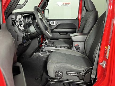 Used 2024 Jeep Wrangler Unlimited Sahara image 21