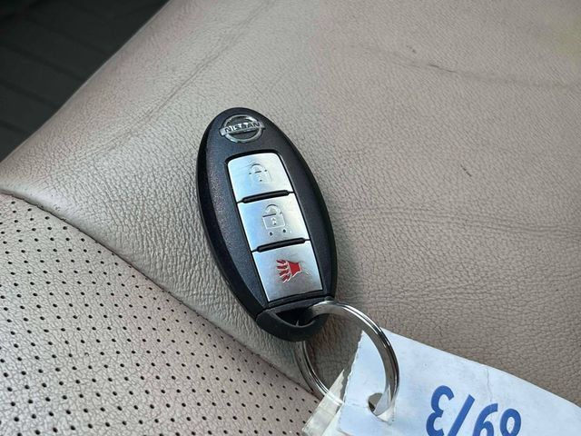 Used 2012 Nissan Pathfinder Silver AWD/4WD image 39