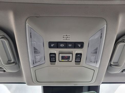 Used 2020 Toyota RAV4 XLE Premium AWD/4WD image 20