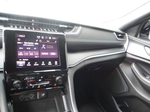 Certified 2024 Jeep Grand Cherokee Altitude AWD/4WD image 23