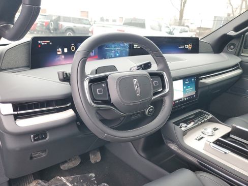 New 2025 Lincoln Navigator L Reserve w/ Jet Appearance Package image 11