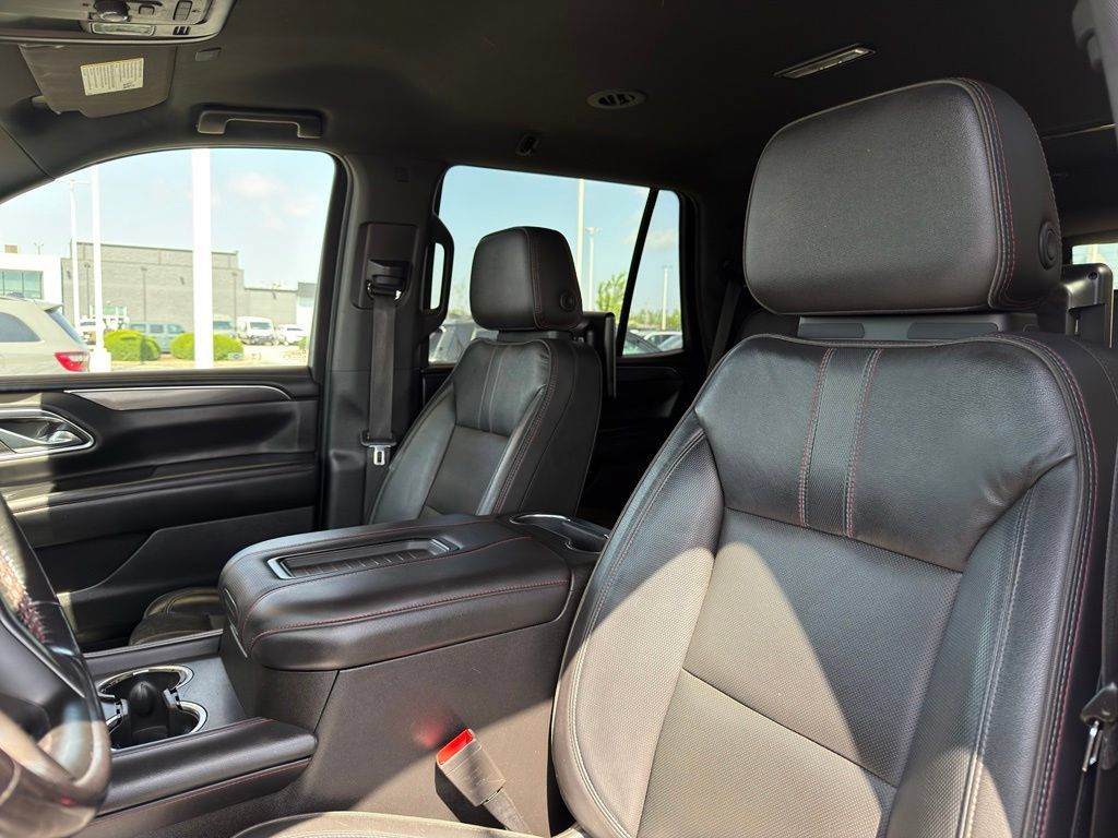 Used 2021 Chevrolet Tahoe RST w/ Luxury Package AWD/4WD image 13