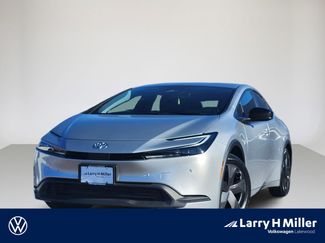 Used 2023 Toyota Prius LE video 1