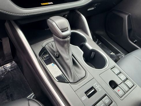 Used 2023 Toyota Highlander L image 23