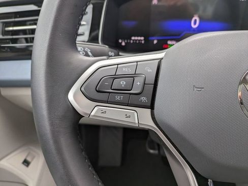 Certified 2025 Volkswagen Jetta SE FWD image 26