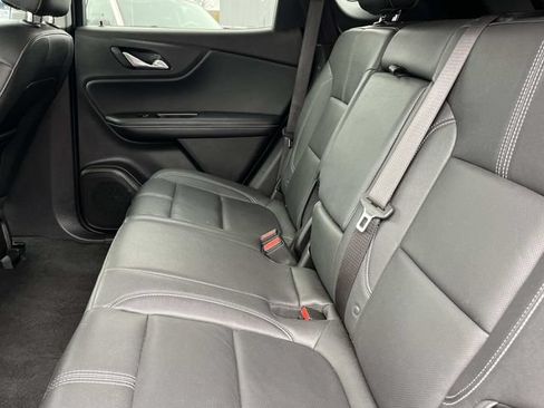 Used 2024 Chevrolet Blazer LT FWD image 25