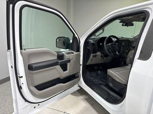 Used 2017 Ford F150 XL w/ XL Power Equipment Group AWD/4WD image 5