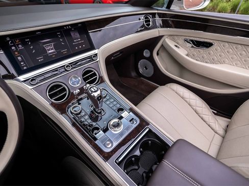 Used 2022 Bentley Continental GT Speed image 32