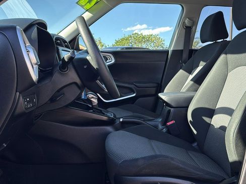 Used 2022 Kia Soul LX w/ Technology Package image 19
