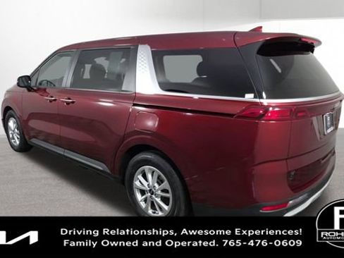 Used 2023 Kia Carnival LX FWD image 8