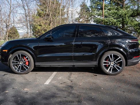 Used 2024 Porsche Cayenne S image 3