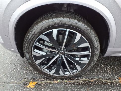 New 2026 Volvo XC90 B6 Plus w/ Protection Package Premier image 10