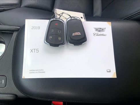 Used 2019 Cadillac XT5 Premium Luxury AWD/4WD image 12