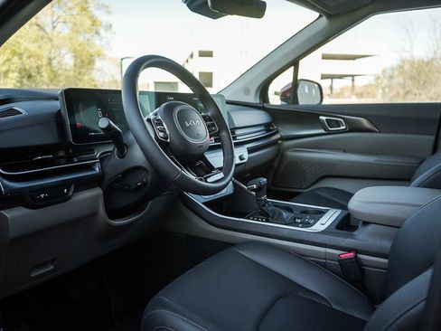 New 2026 Kia Carnival LXS image 18