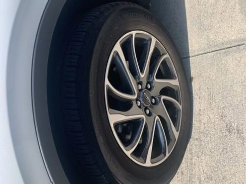 Used 2021 Lincoln Corsair FWD image 4