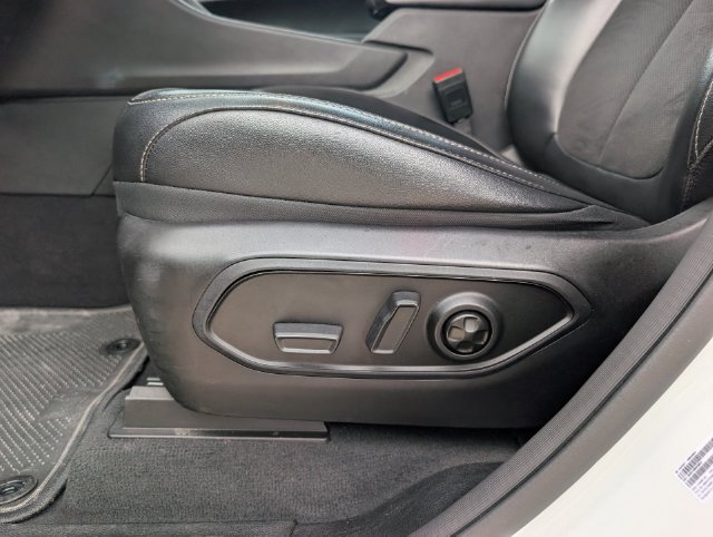 Used 2024 Jeep Grand Cherokee Altitude RWD image 19