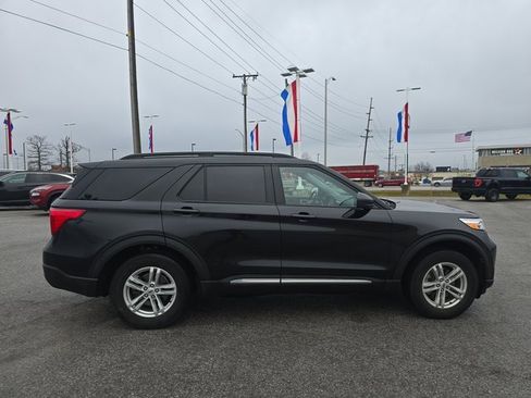 Used 2023 Ford Explorer XLT w/ Equipment Group 202A image 4