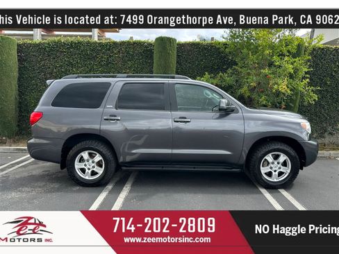 Used 2015 Toyota Sequoia SR5 w/ Premium Package AWD/4WD image 4