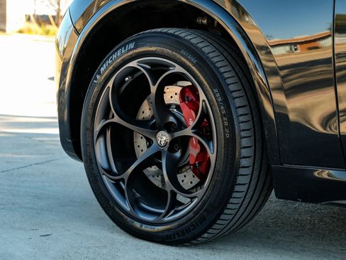 Used 2020 Alfa Romeo Stelvio Quadrifoglio w/ Nero Edizone Quadrifoglio image 66