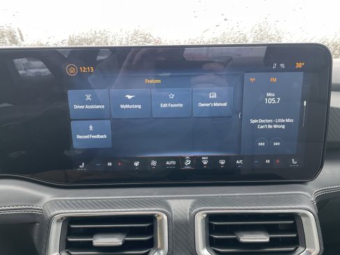 Used 2025 Ford Mustang GT Premium image 15