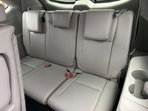 Used 2019 Toyota Highlander XLE AWD/4WD image 22