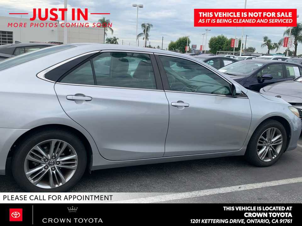 Used 2015 Toyota Camry SE FWD image 3