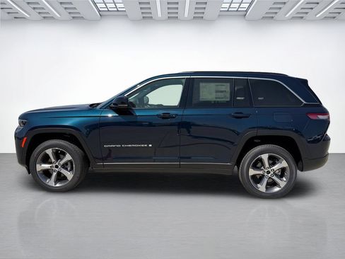 New 2026 Jeep Grand Cherokee Limited RWD image 6