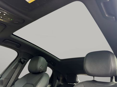 Used 2025 Porsche Cayenne E-Hybrid Coupe image 21