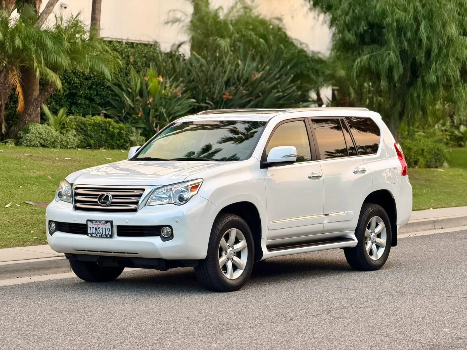 Used 2013 Lexus GX 460 w/ Convenience Pkg AWD/4WD image 9