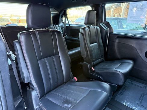 Used 2018 Dodge Grand Caravan GT FWD image 18