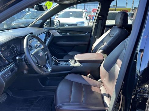 Used 2023 Cadillac XT6 Premium Luxury image 17