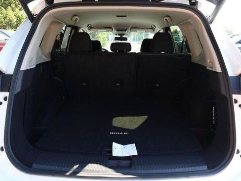 Certified 2026 Nissan Rogue SV AWD/4WD image 7