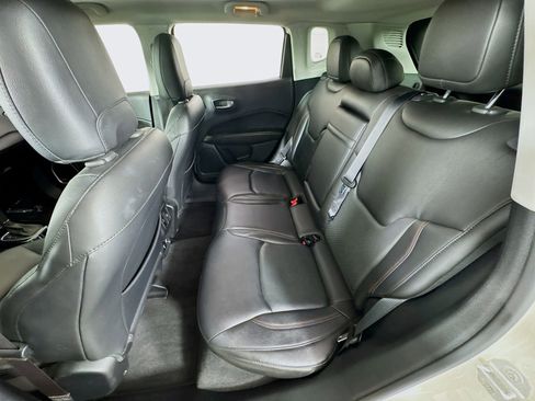 Used 2018 Jeep Compass Limited w/ Navigation Group AWD/4WD image 18