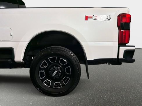 Used 2025 Ford F250 Platinum AWD/4WD image 15