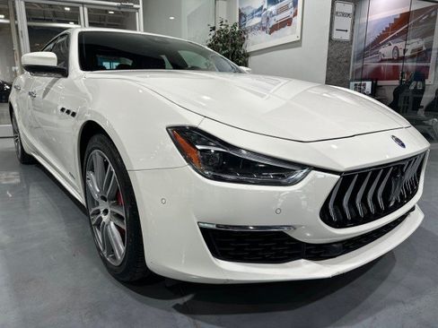 Used 2019 Maserati Ghibli S GranLusso RWD image 19
