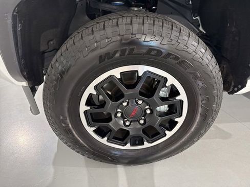 Used 2024 Toyota Tacoma TRD Off-Road w/ TRD Off Road Upgrade Package AWD/4WD image 5