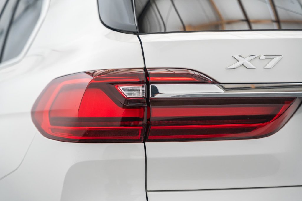 Used 2020 BMW X7 xDrive40i w/ Cold Weather Package AWD/4WD image 8