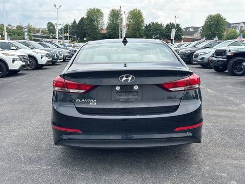 Used 2018 Hyundai Elantra SE w/ SE Connectivity Package 04 FWD image 7