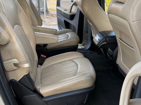 Used 2012 Chevrolet Traverse LTZ image 12