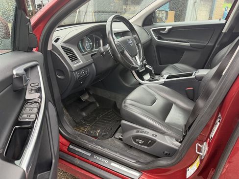Used 2015 Volvo XC60 T6 w/ Proximity Package AWD/4WD image 26