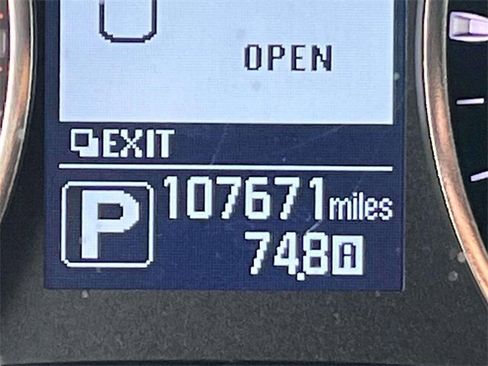 Used 2017 Nissan Armada SV image 23